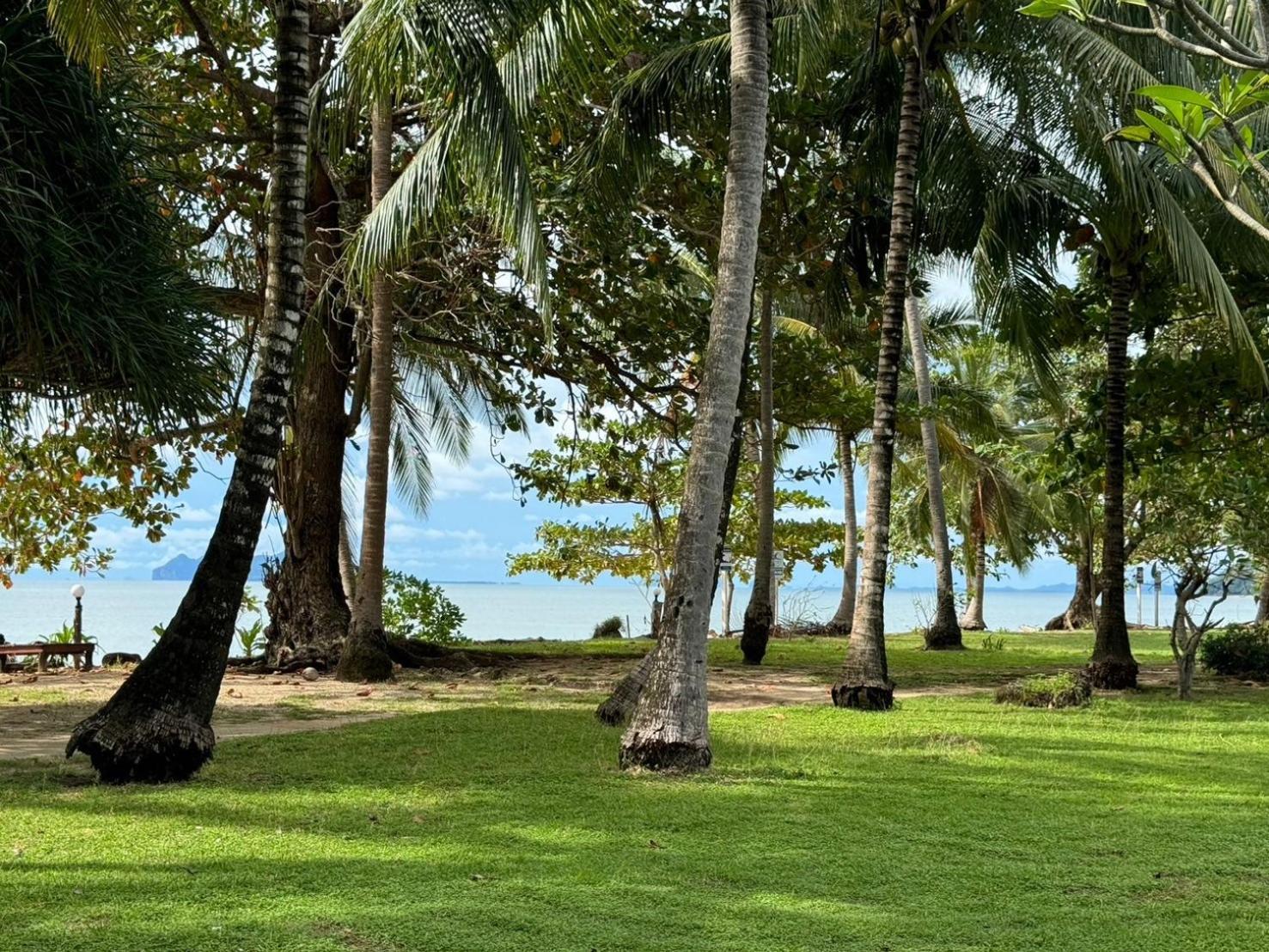 Libong Beach Resort Экстерьер фото